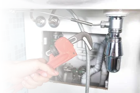 Equipo de fontanero en Huelva